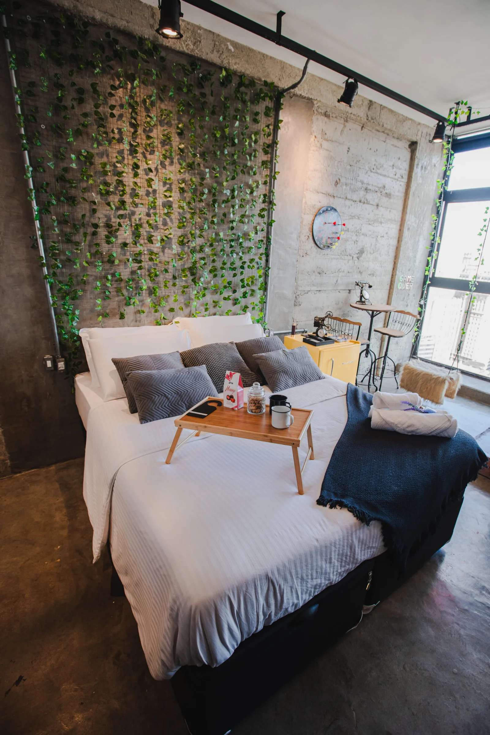 Destroyed Room — arte urbana e luxo disruptivo